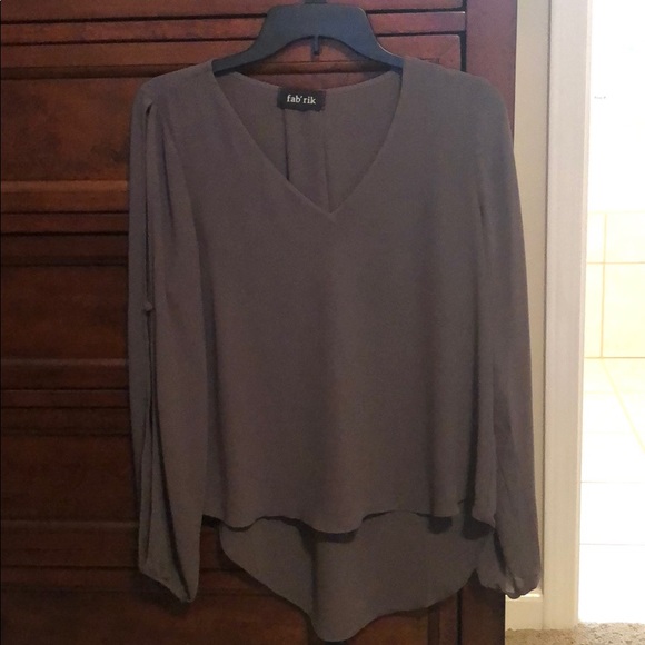 Fab’rik high/low hem blouse w/ peek a boo sleeves - Picture 2 of 6